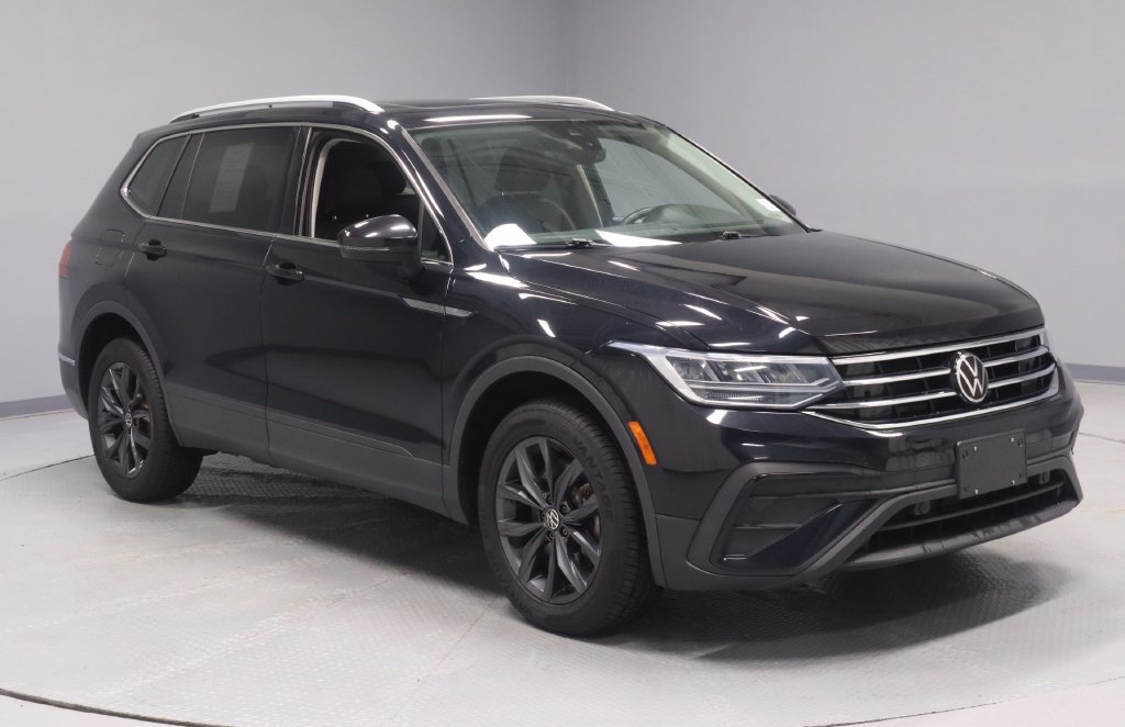 Used 2022 Volkswagen Tiguan SE w/ Panoramic Sunroof Package