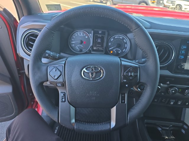 Used 2019 Toyota Tacoma TRD Sport w/ Technology Package AWD/4WD image 14