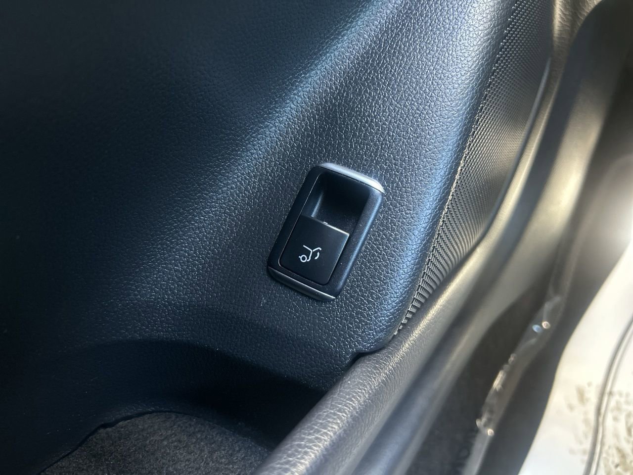 Used 2020 Mercedes-Benz GLA 250 4MATIC image 29