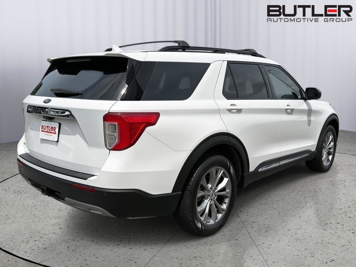 Certified 2022 Ford Explorer XLT w/ Equipment Group 202A RWD image 6