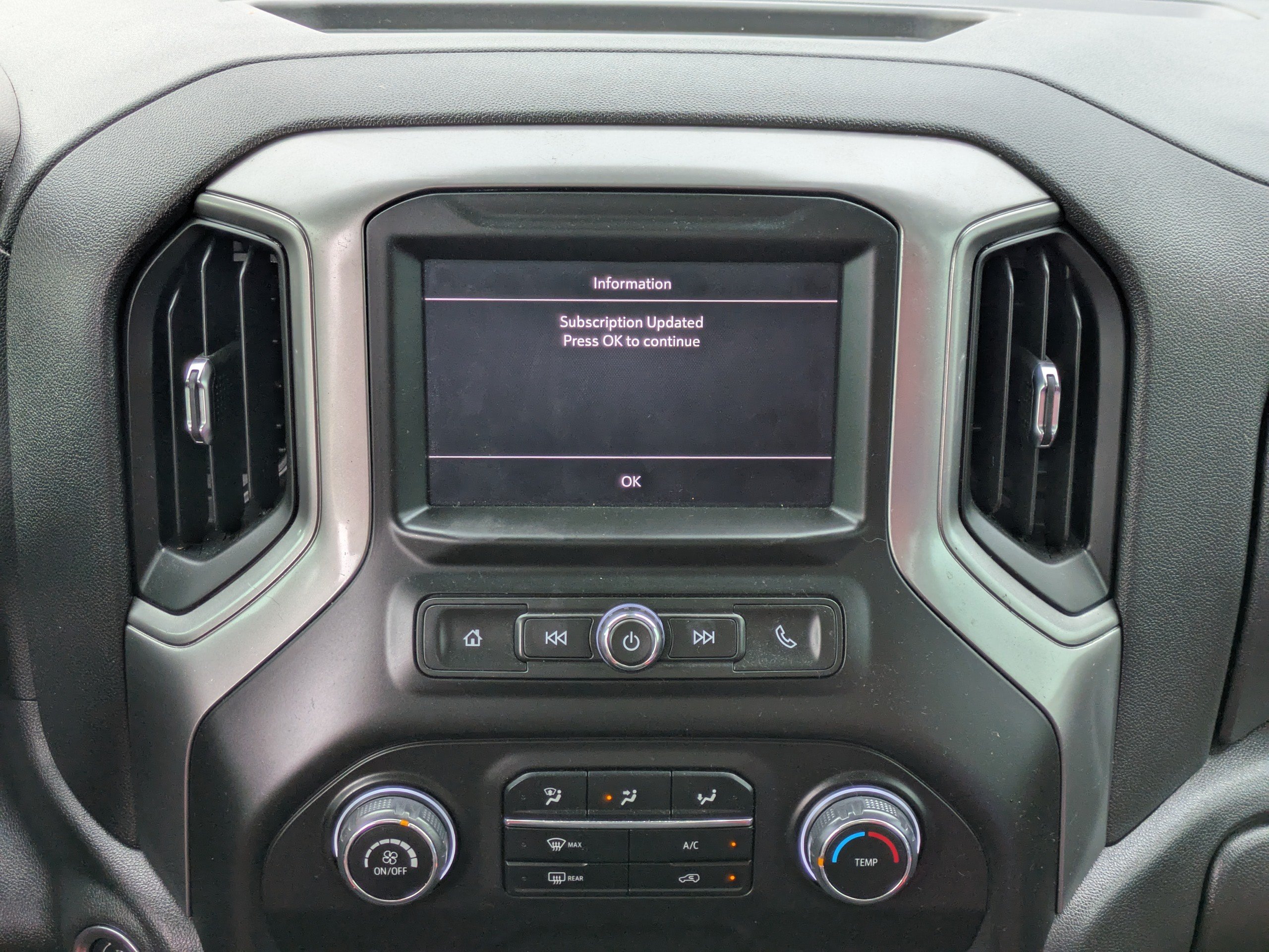 Used 2024 Chevrolet Silverado 1500 Custom Trail Boss AWD/4WD image 17