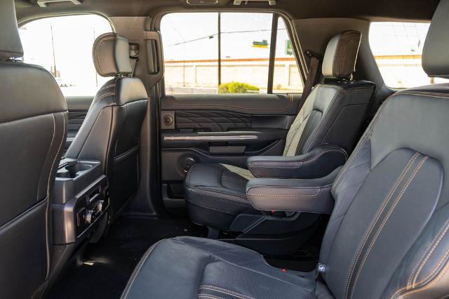 Certified 2024 Ford Expedition Platinum RWD image 17