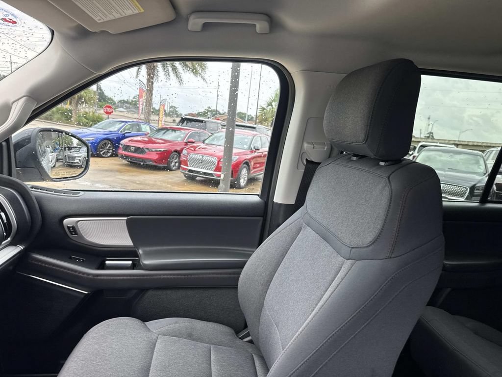 Certified 2025 Ford Expedition Max Active RWD image 18