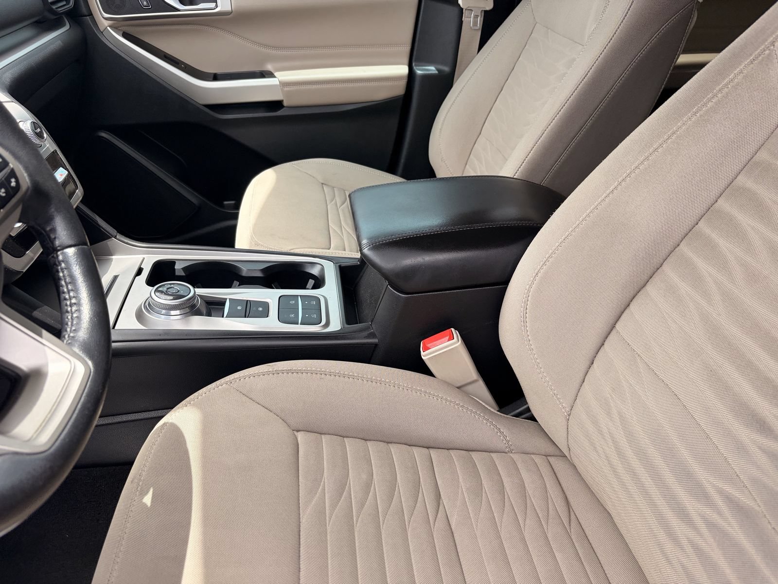 Certified 2021 Ford Explorer XLT RWD image 18