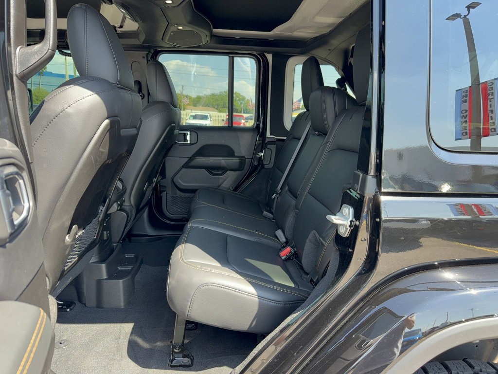 Used 2024 Jeep Wrangler Sahara w/ Technology Group image 14