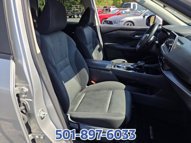 Used 2025 Nissan Rogue SV AWD/4WD image 19