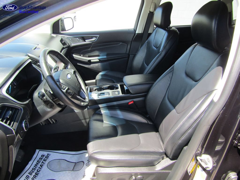 Certified 2019 Ford Edge Titanium w/ Cold Weather Package AWD/4WD image 3
