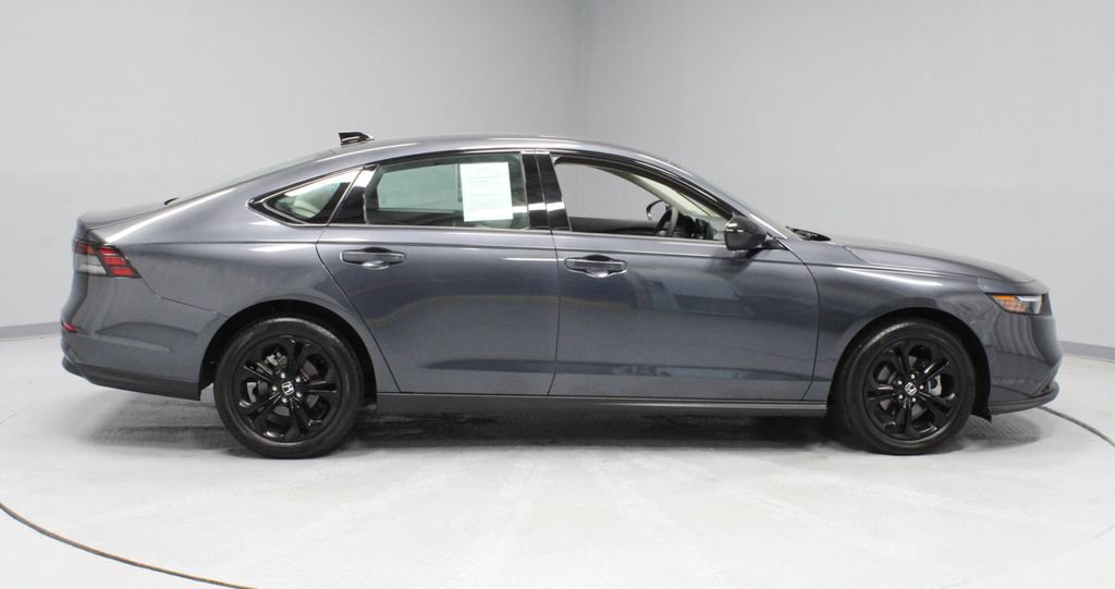 Used 2025 Honda Accord SE image 11