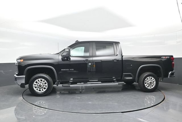Used 2025 Chevrolet Silverado 2500 LT w/ Convenience Package AWD/4WD image 4