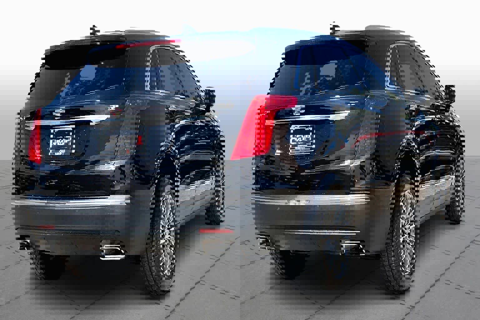 Used 2017 Cadillac XT5 Luxury w/ Driver Awareness Package image 12