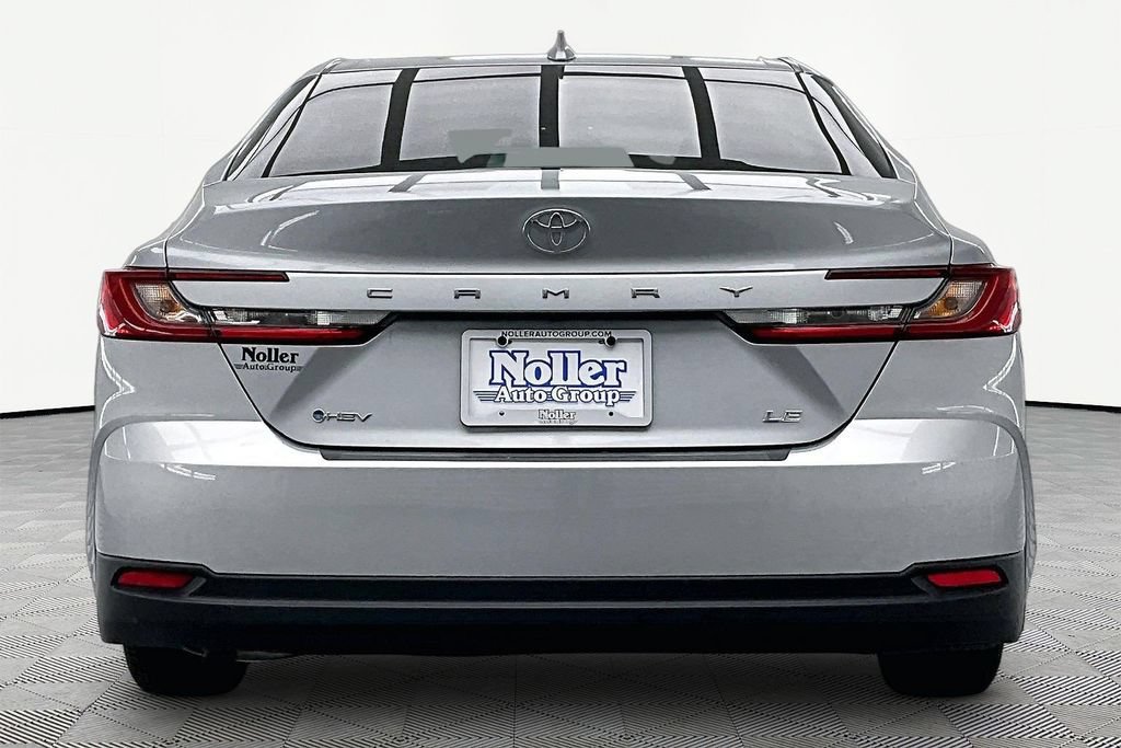 Used 2025 Toyota Camry LE w/ Convenience Package FWD image 4