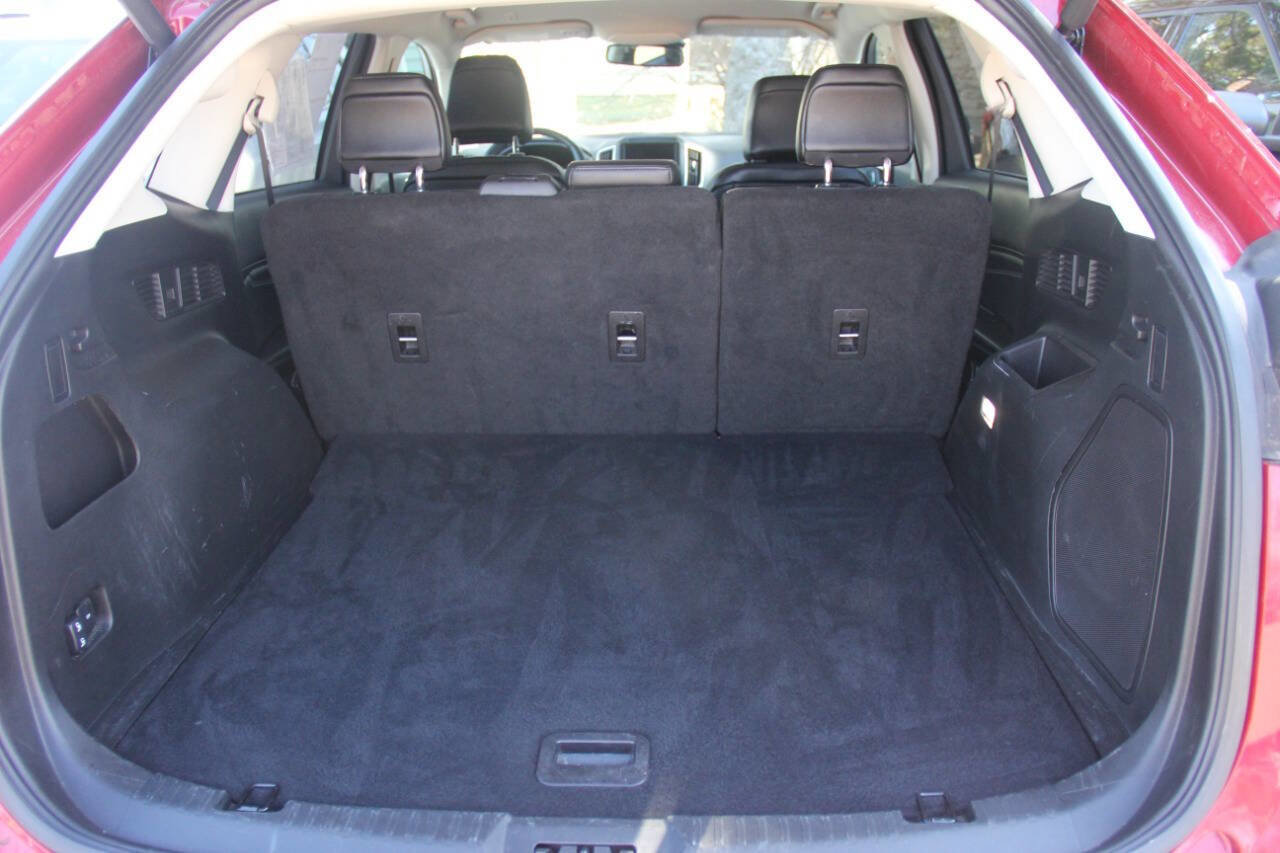 Certified 2024 Ford Edge Titanium AWD/4WD image 10