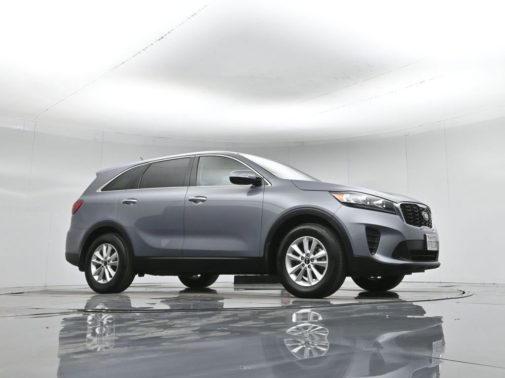 Used 2020 Kia Sorento LX image 2
