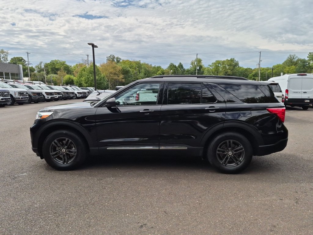 Certified 2021 Ford Explorer XLT w/ Equipment Group 202A AWD/4WD image 6