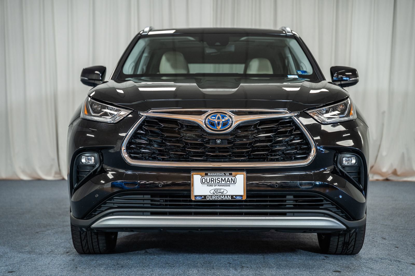 Used 2021 Toyota Highlander Platinum AWD/4WD image 2
