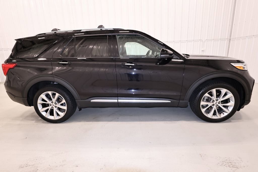 Certified 2021 Ford Explorer Platinum w/ Equipment Group 601A AWD/4WD image 2