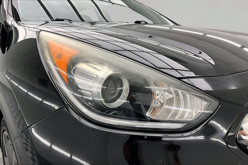 Used 2017 Kia Niro FWD image 29
