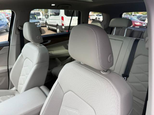 Used 2025 Volkswagen Atlas SE AWD/4WD image 28