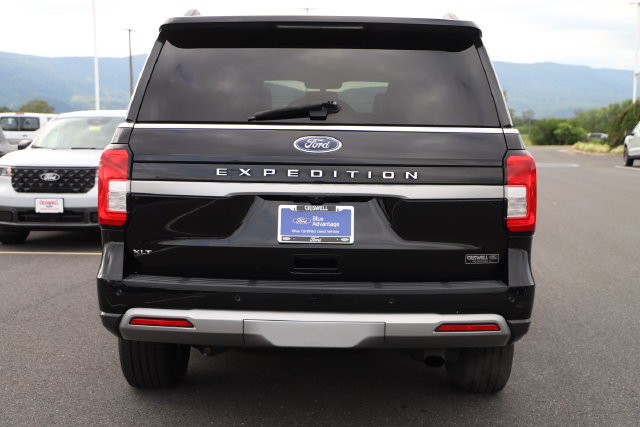 Certified 2024 Ford Expedition XLT AWD/4WD image 3