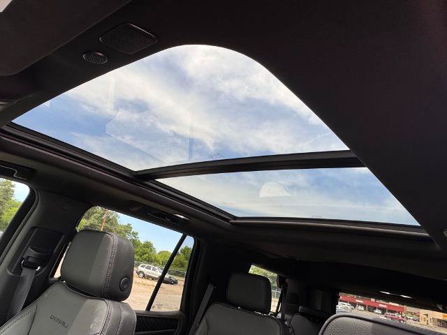 Used 2024 GMC Yukon Denali AWD/4WD image 28