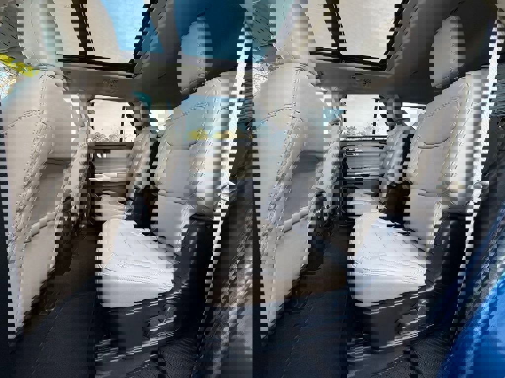 Certified 2023 Ford Explorer XLT w/ Equipment Group 202A image 25