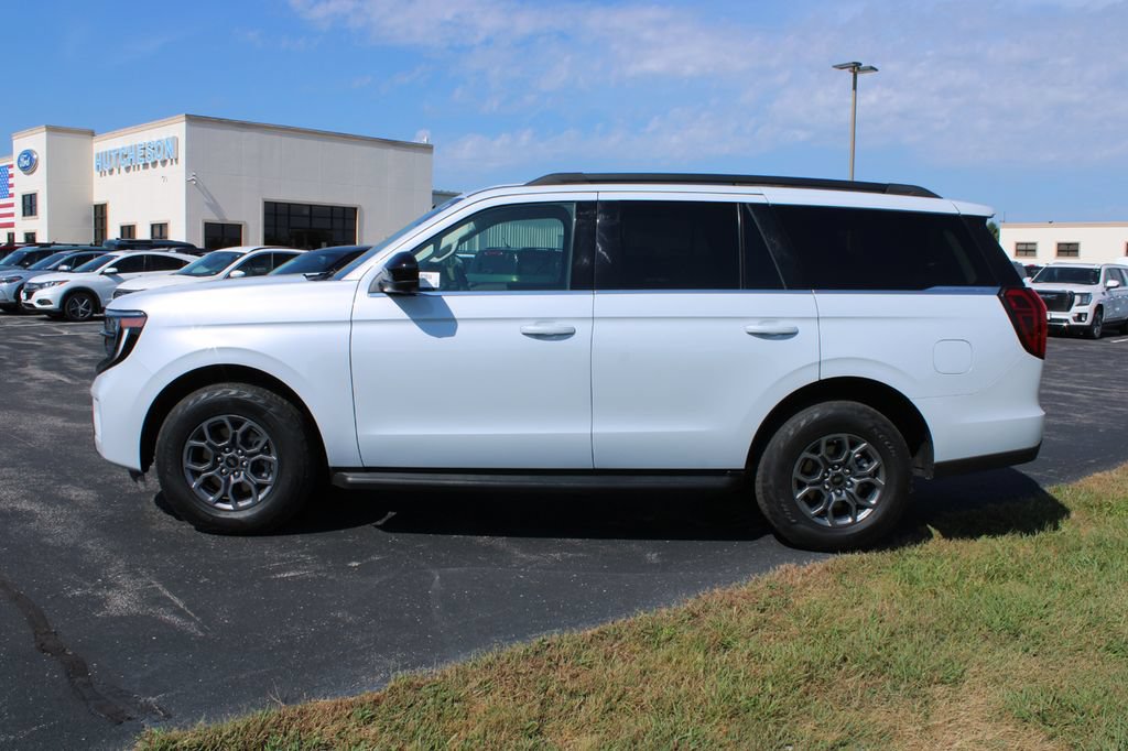 Certified 2025 Ford Expedition Active AWD/4WD image 5