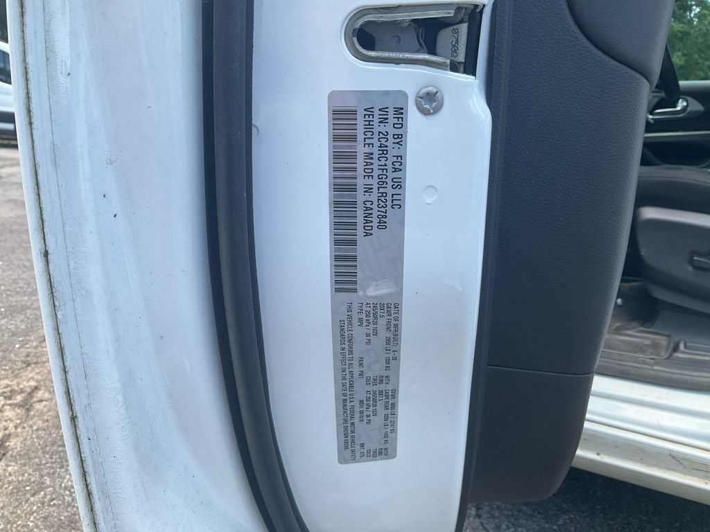 Used 2020 Chrysler Pacifica Touring w/ S Appearance Package FWD image 17