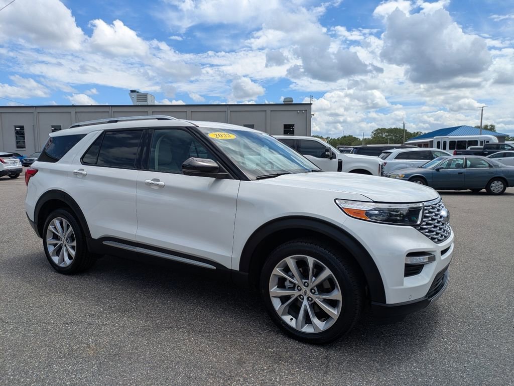 Certified 2022 Ford Explorer Platinum w/ Equipment Group 601A AWD/4WD image 8