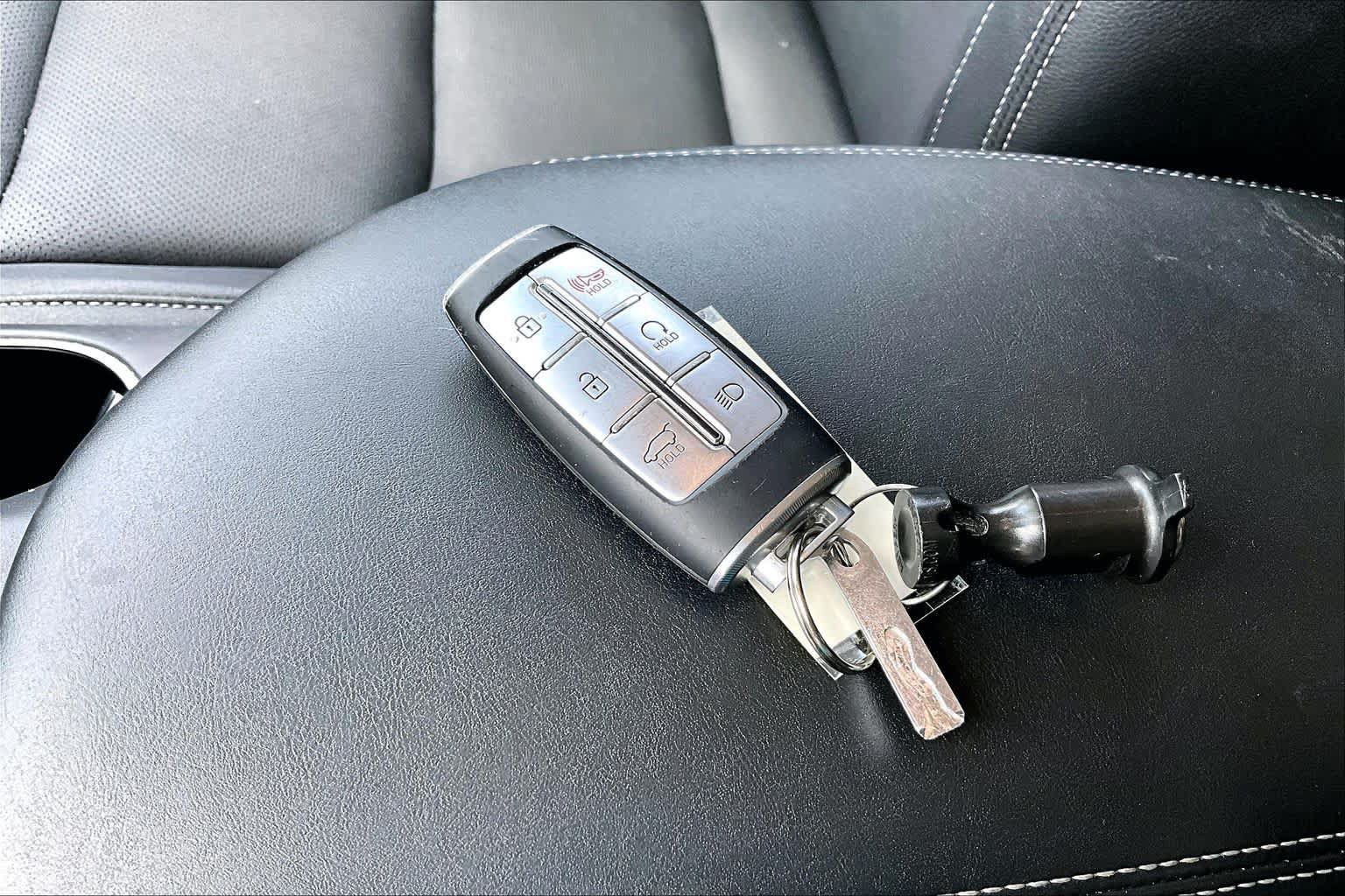 Used 2025 Genesis GV70 2.5T AWD/4WD image 15