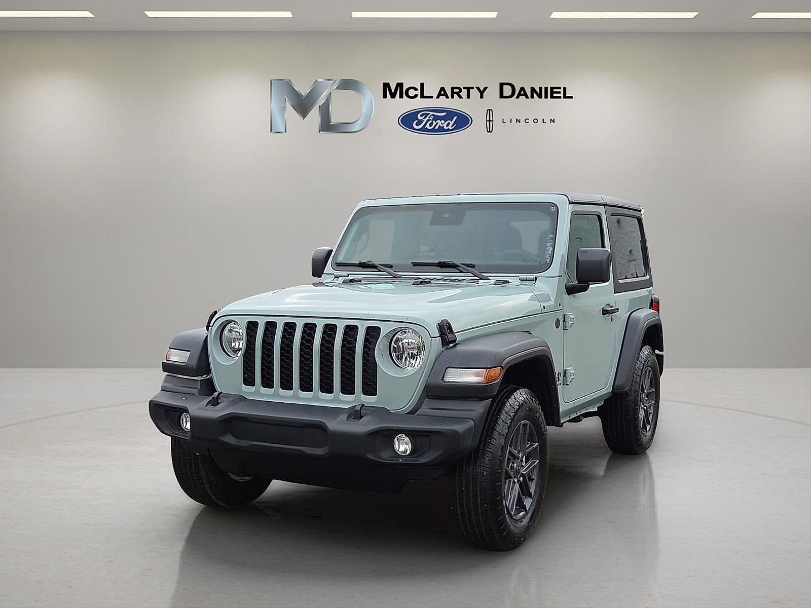 Used 2024 Jeep Wrangler Sport S image 2