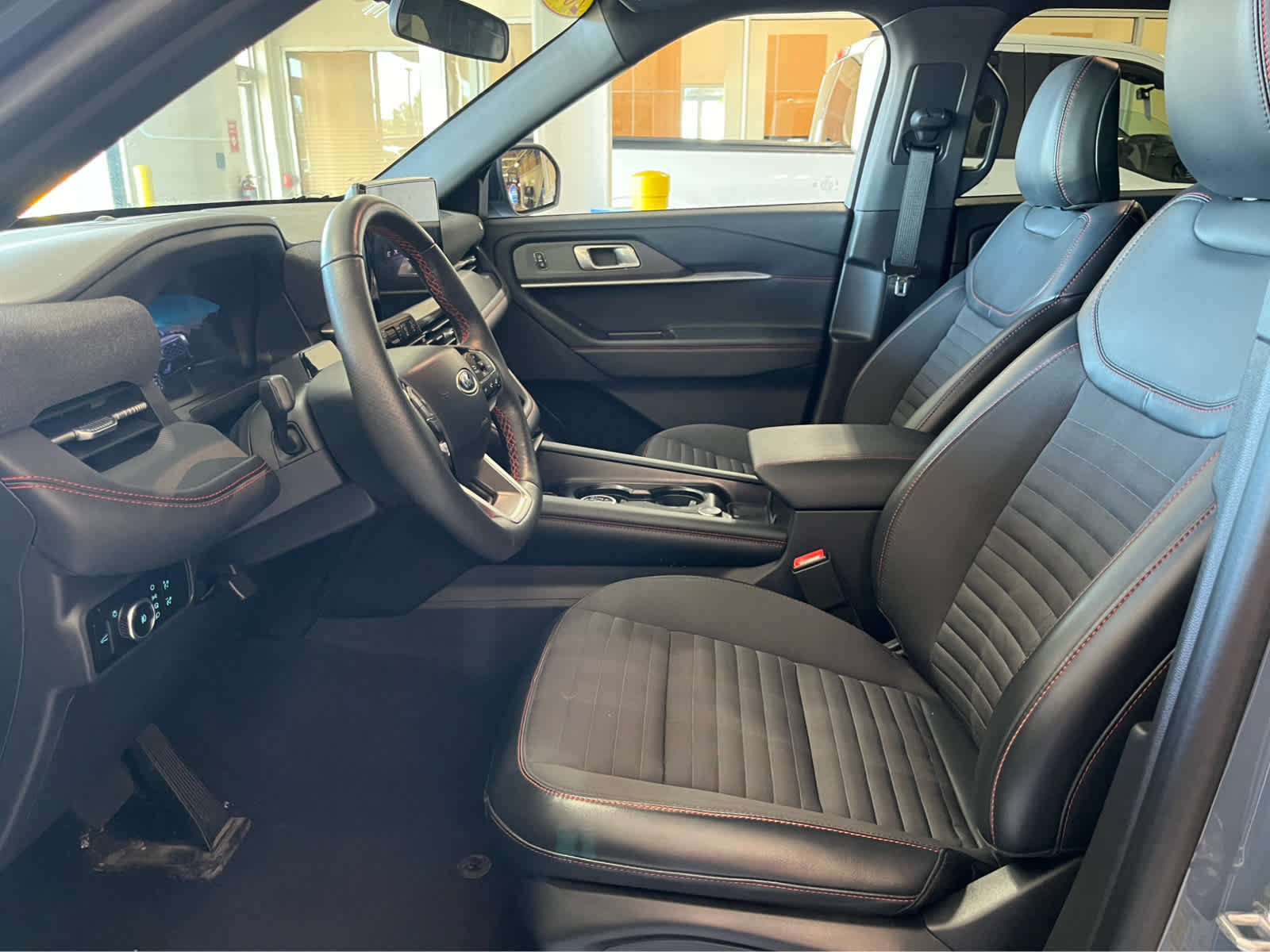 Certified 2025 Ford Explorer ST-Line AWD/4WD image 14