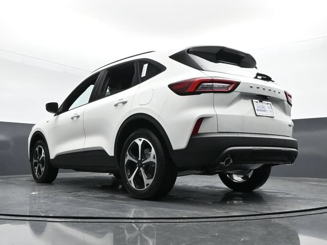 Certified 2025 Ford Escape ST-Line Select AWD/4WD image 36