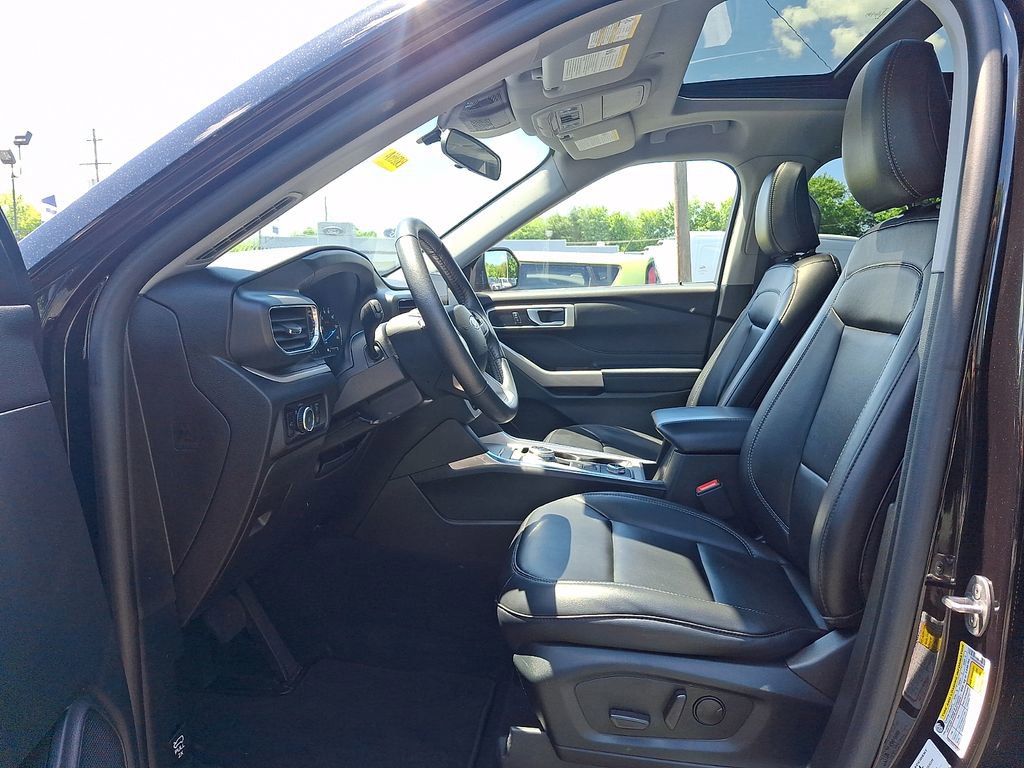Certified 2023 Ford Explorer XLT w/ Equipment Group 202A AWD/4WD image 14