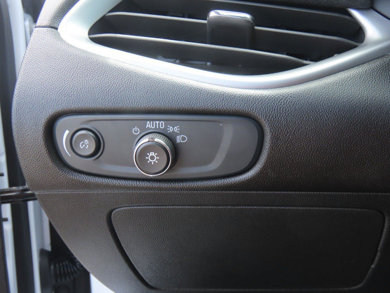 Used 2024 Chevrolet Malibu LT FWD image 23