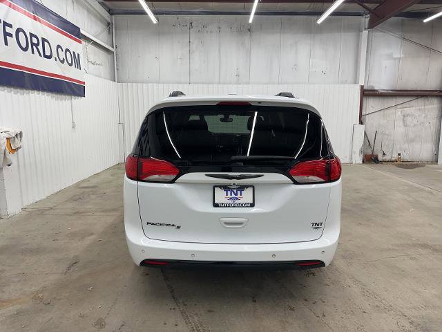 Used 2018 Chrysler Pacifica Touring Plus w/ S Appearance Package image 7
