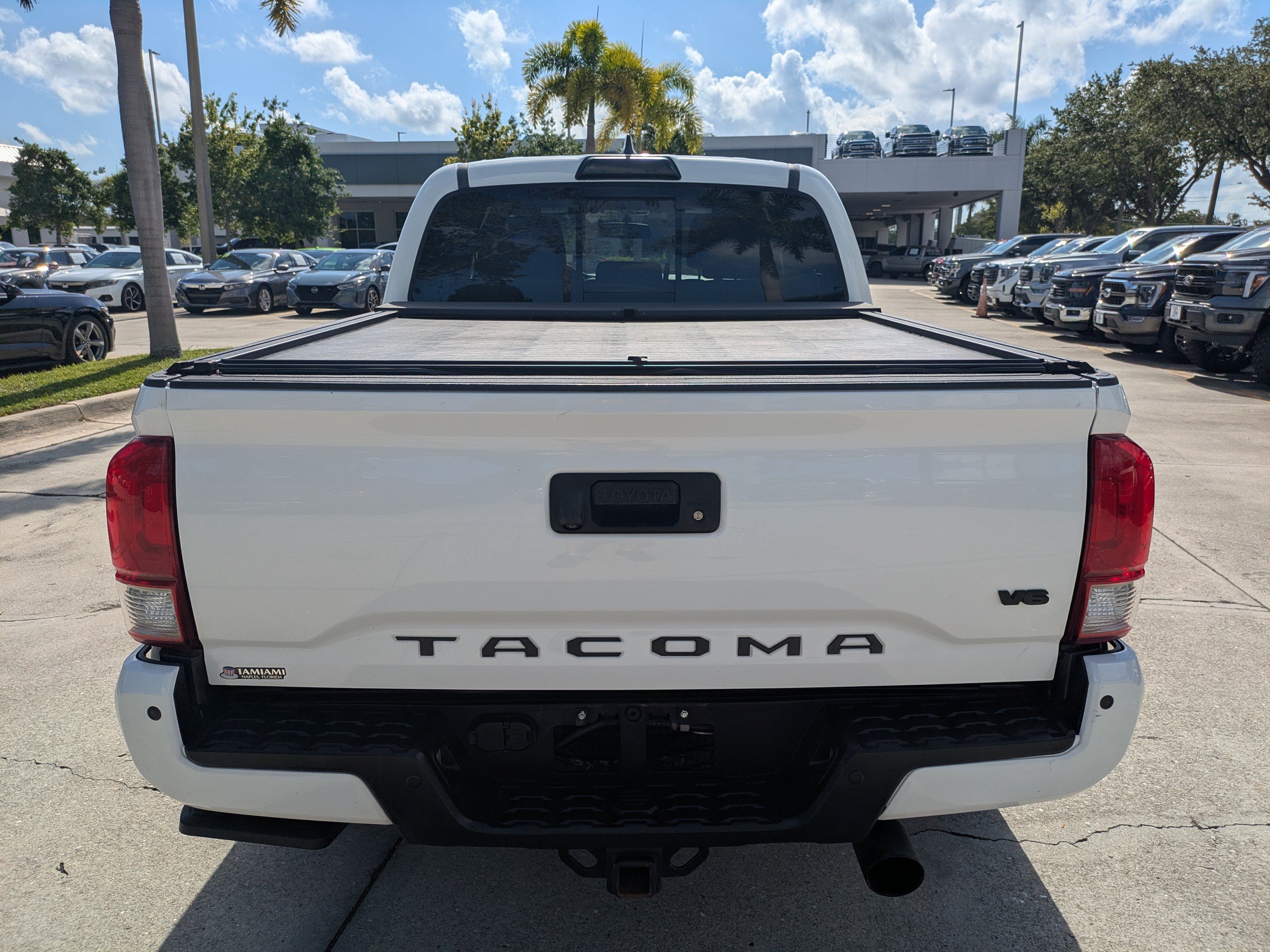 Used 2017 Toyota Tacoma TRD Sport w/ Premium & Technology Package RWD image 5
