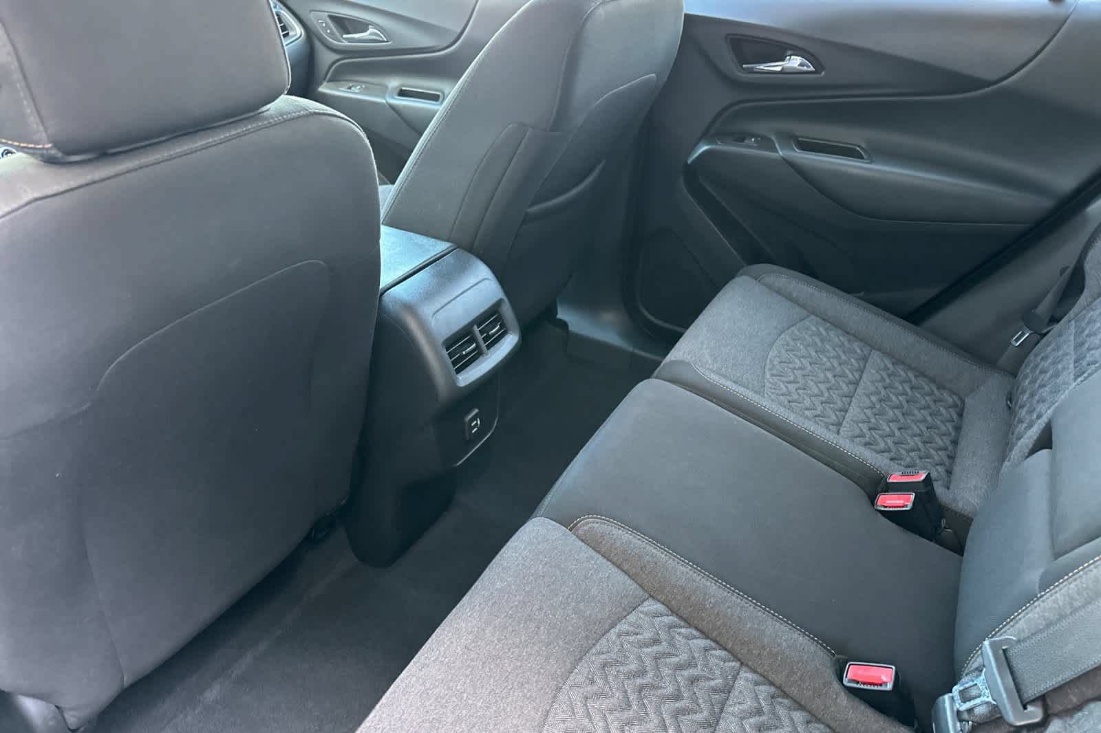 Used 2023 Chevrolet Equinox LT w/ Driver Convenience Package FWD image 4