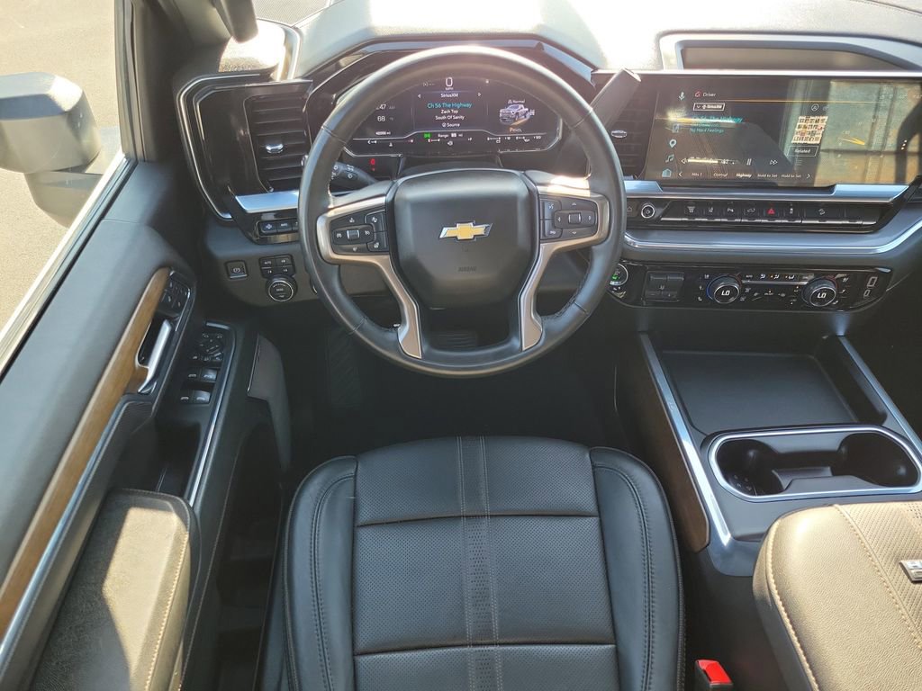 Used 2024 Chevrolet Silverado 2500 High Country w/ High Country Premium Package AWD/4WD image 15