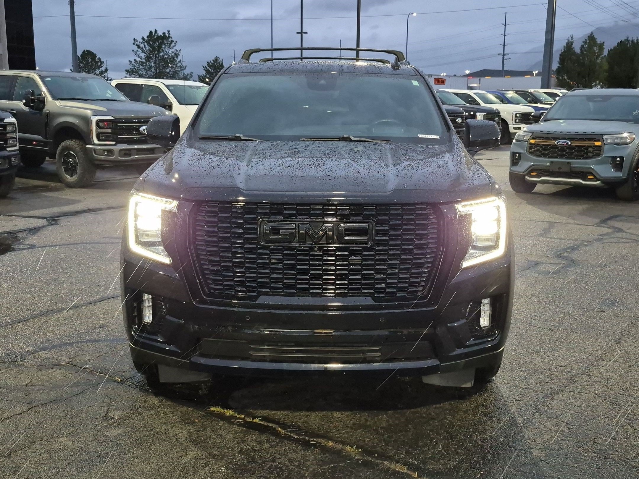 Used 2023 GMC Yukon XL Denali w/ Denali Reserve Package AWD/4WD image 12