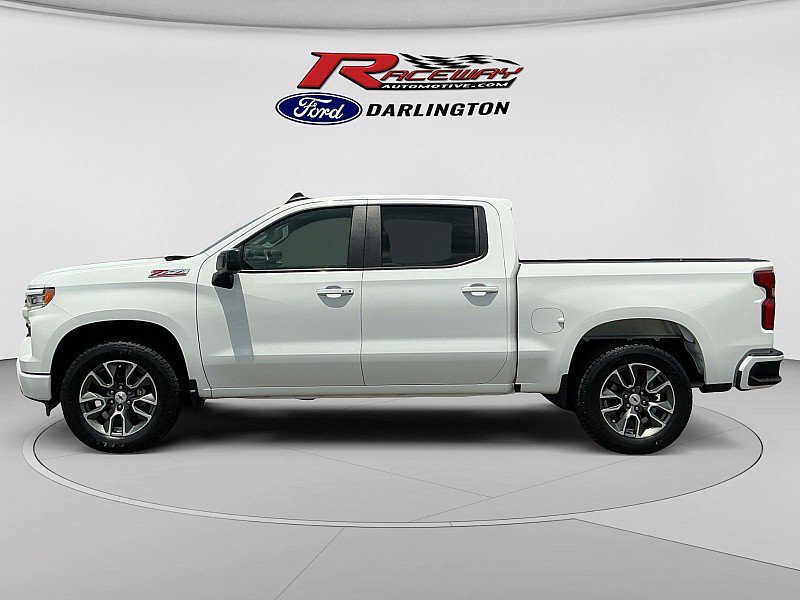 Used 2022 Chevrolet Silverado 1500 RST w/ Z71 Off-Road Package AWD/4WD image 2