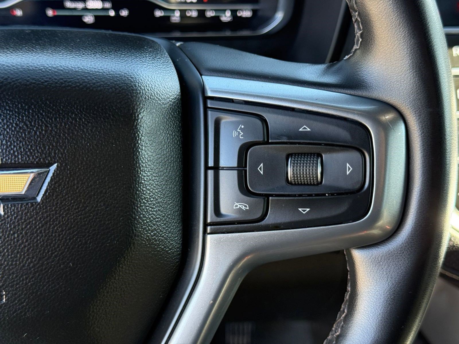 Used 2023 Chevrolet Suburban Premier image 26