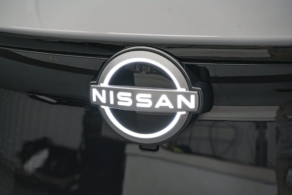 Used 2023 Nissan Ariya FWD image 11