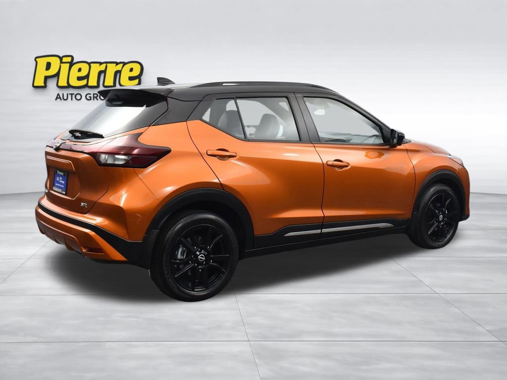 Used 2022 Nissan Kicks SR w/ Premium Package image 5