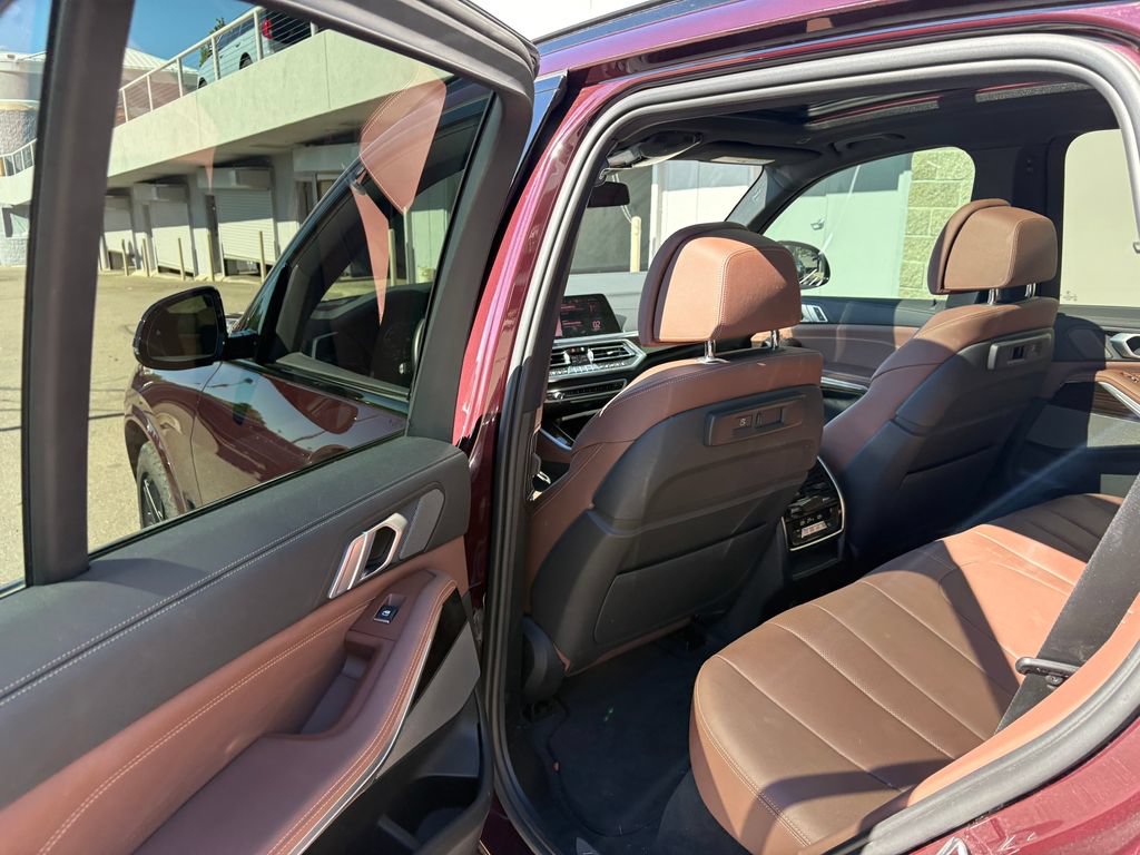 Used 2021 BMW X5 M50i AWD/4WD image 25