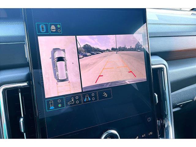 Used 2025 GMC Yukon Denali AWD/4WD image 13