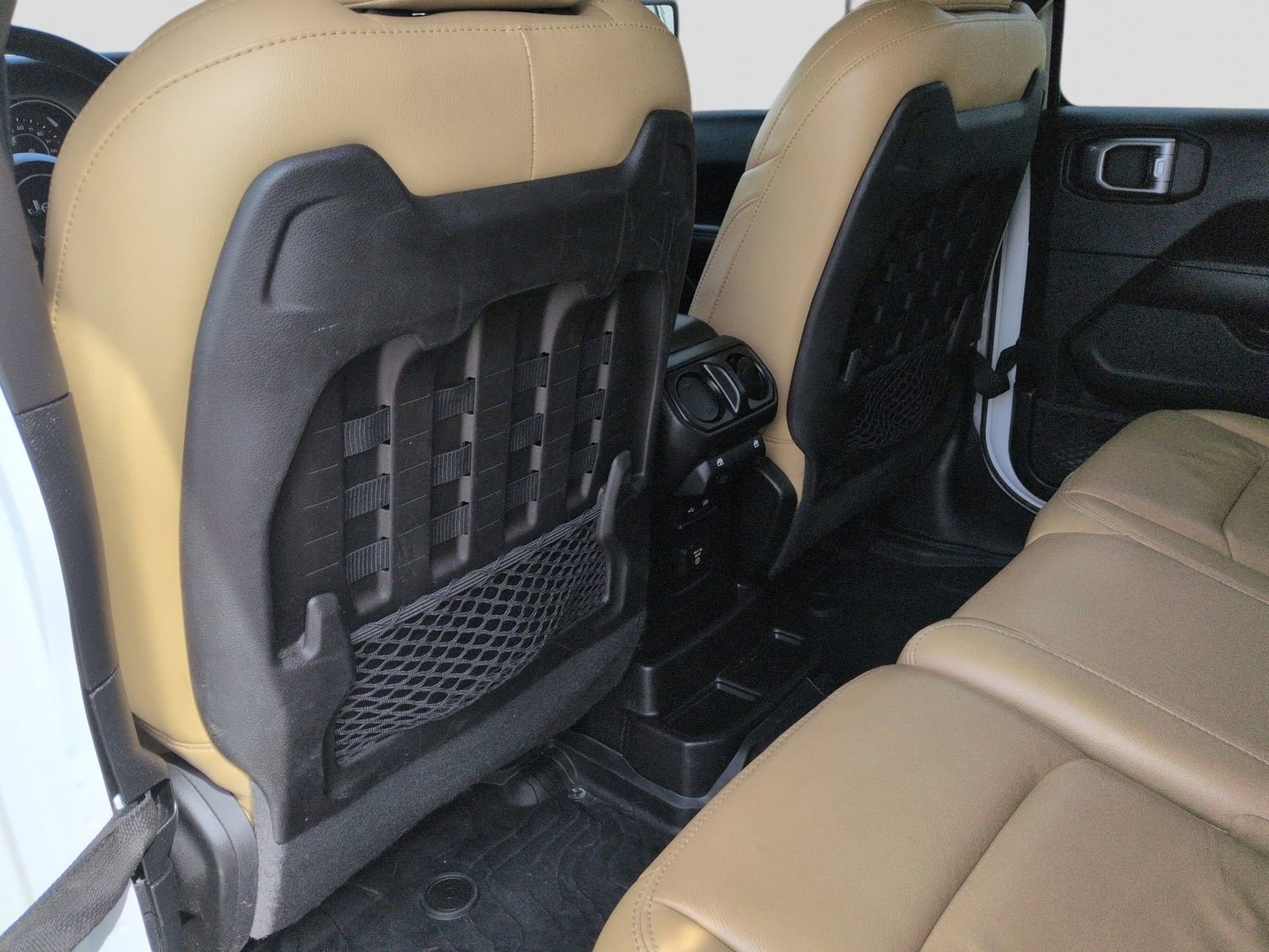 Used 2018 Jeep Wrangler Unlimited Rubicon AWD/4WD image 23