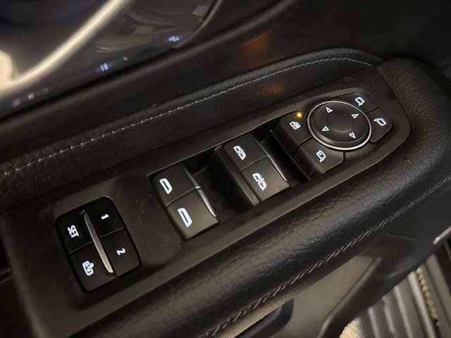 Used 2024 GMC Yukon Denali w/ Advanced Technology Package RWD image 18