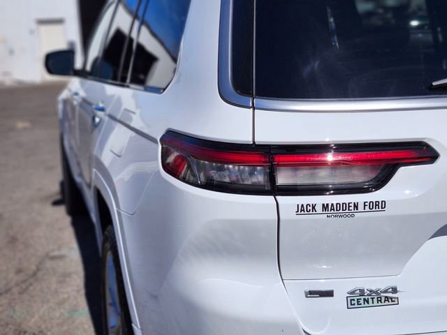 Used 2023 Jeep Grand Cherokee L Summit w/ Advanced Protech Group IV image 9
