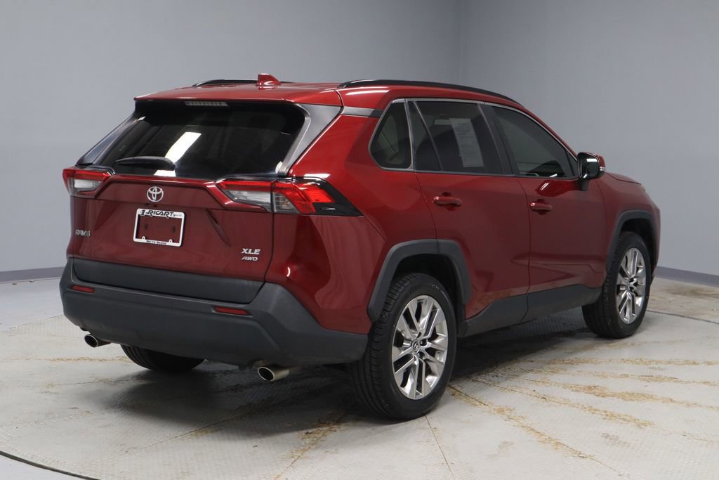Used 2019 Toyota RAV4 XLE Premium w/ Cold Weather Package AWD/4WD image 5