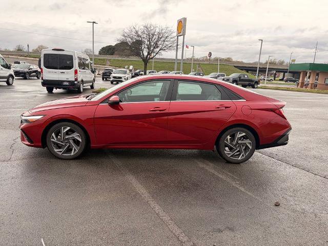 Used 2025 Hyundai Elantra Limited w/ Cargo Package image 2